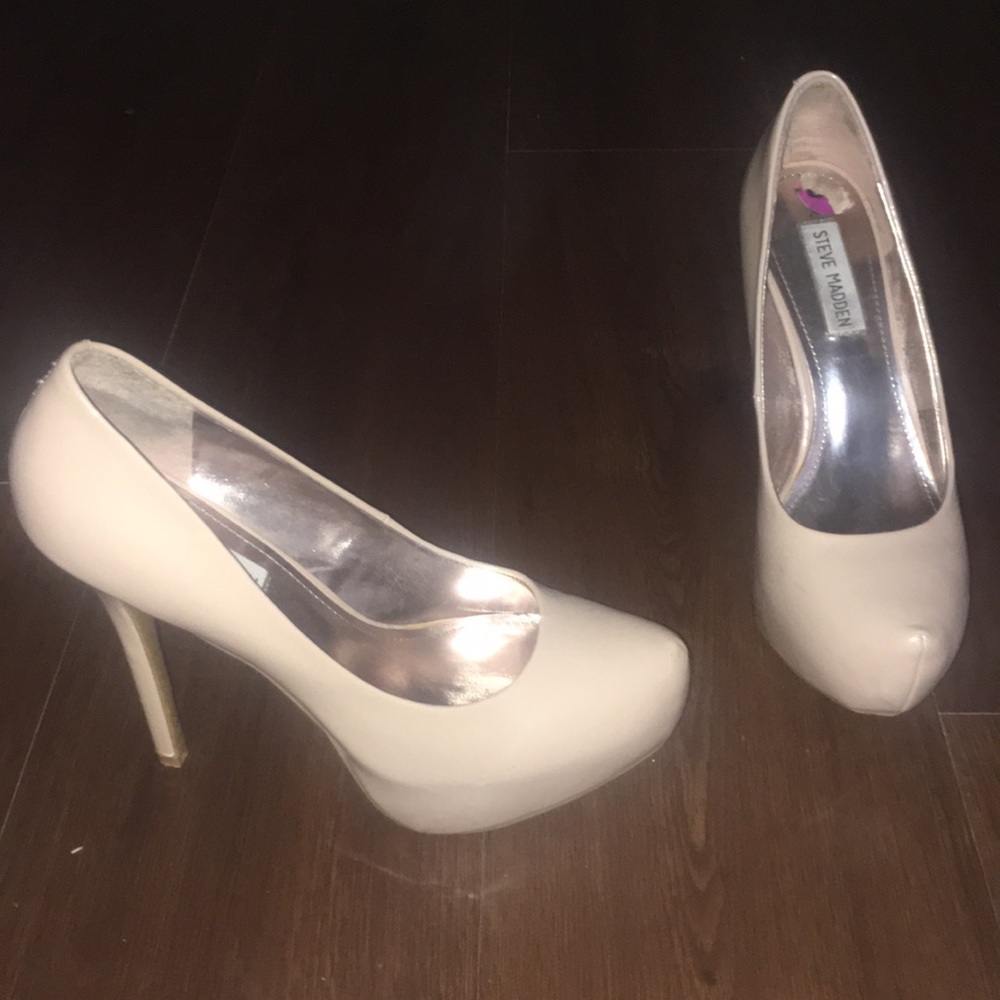 Steve Madden nude pumps